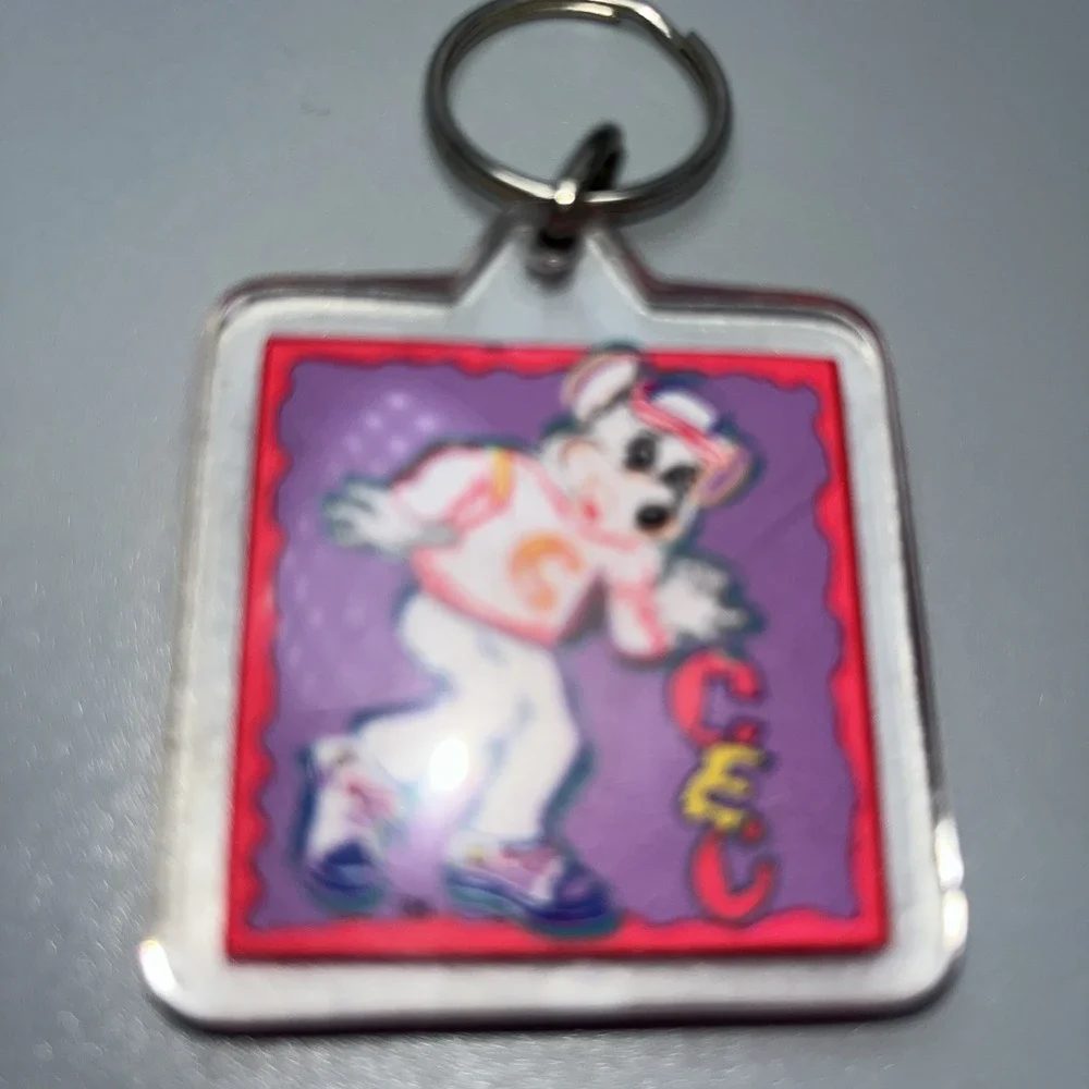 Vintage Chuck E Cheeses Keychain 90s Pizza Dancing Mouse‎ Logo Plastic Keyring